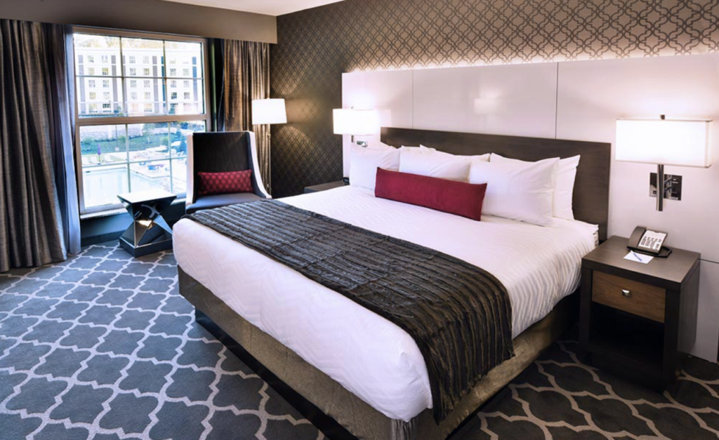 17 Best Safe & Luxurious Hotels in Memphis (September 2023)